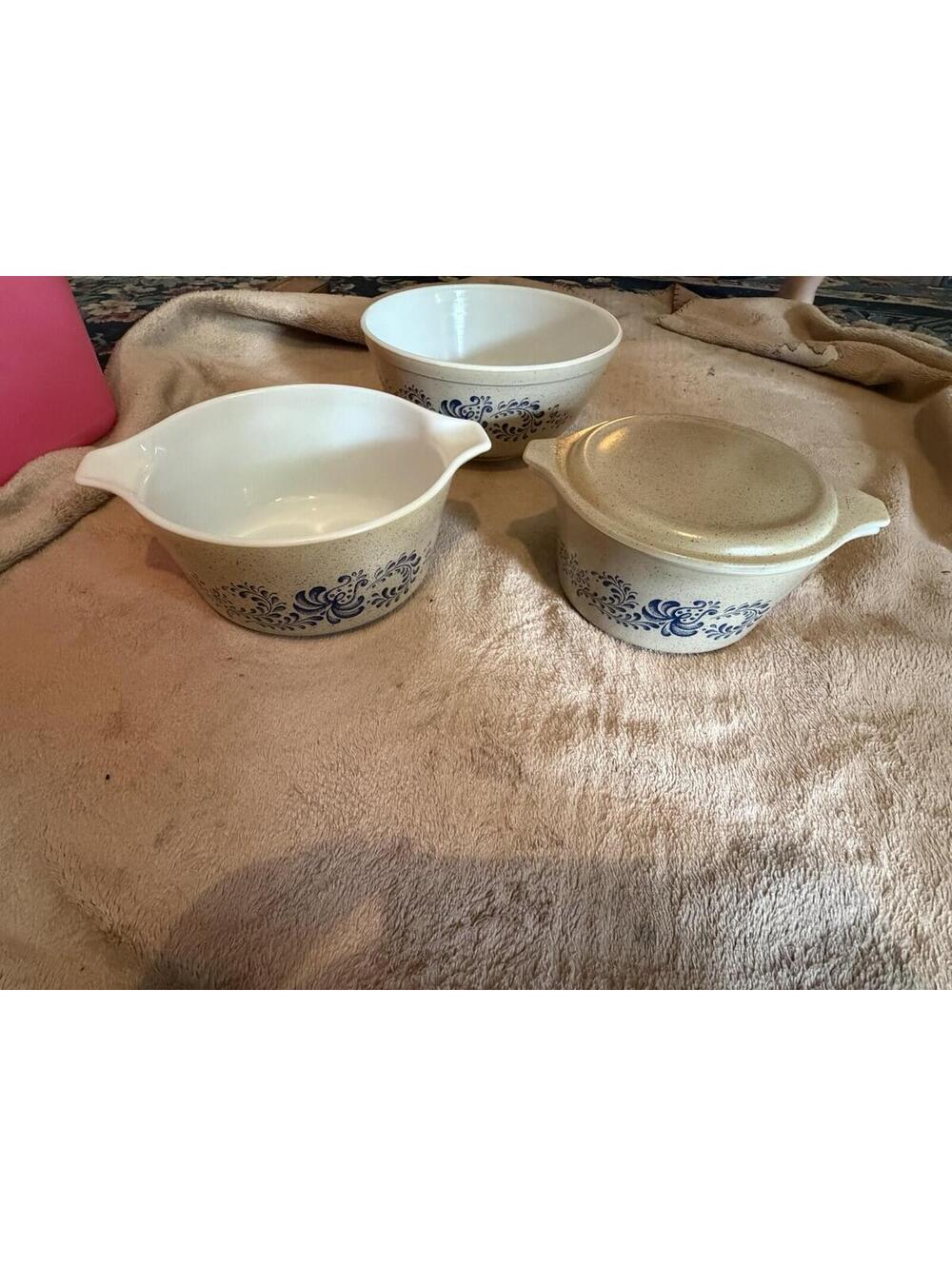 Homestead Pyrex Casserole Set 3 Only One Has Lid